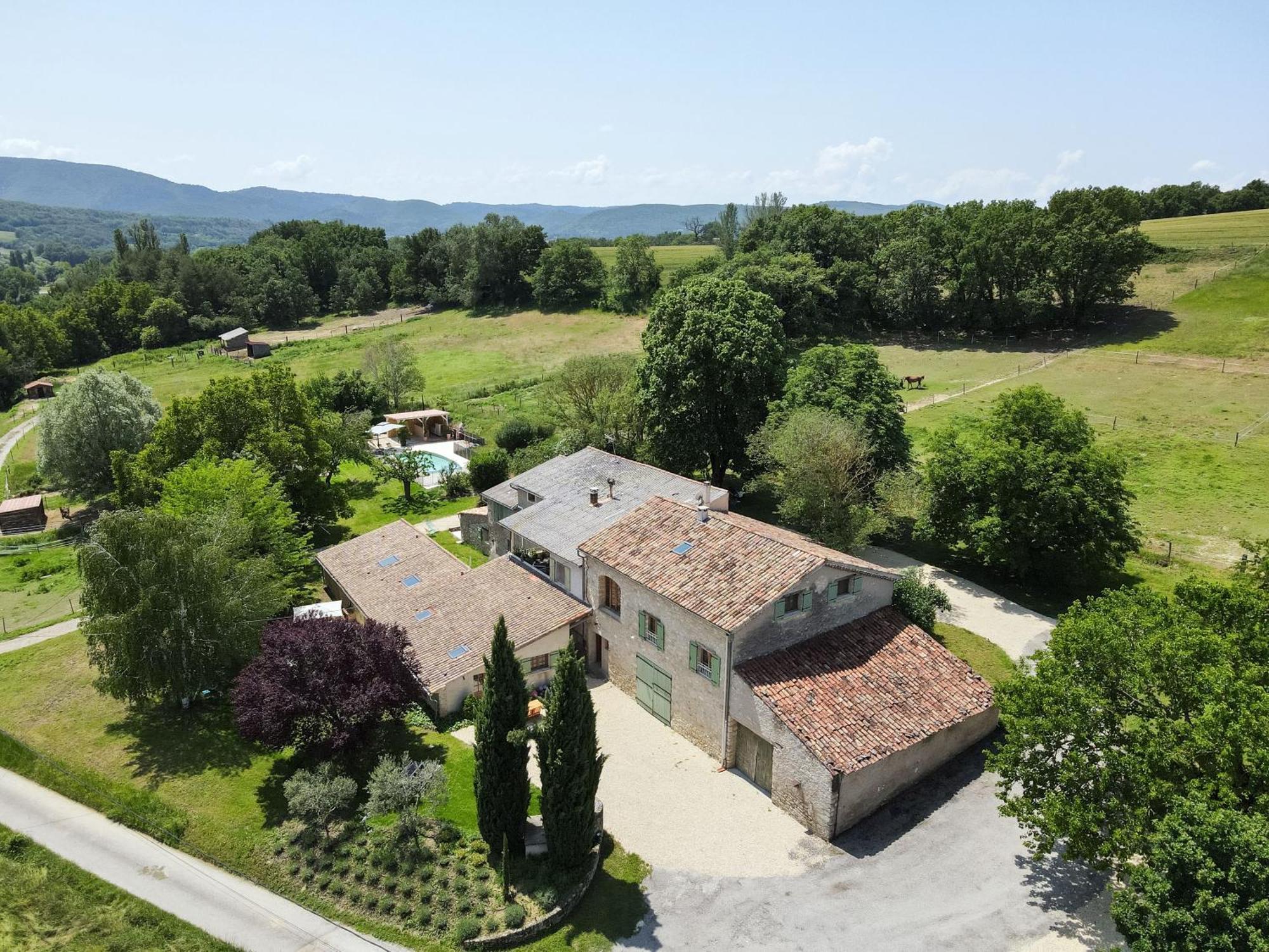 Domaine Bellavigne Gites Et Spa Forcalquier Eksteriør billede